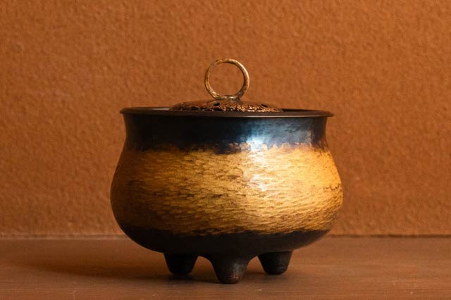 寄付額159万円の「銅 香炉」
