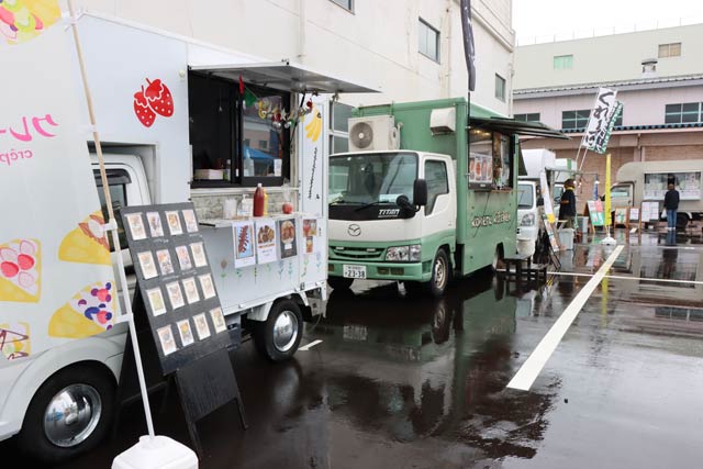 キッチンカーも登場