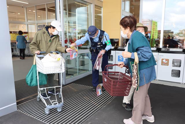 原信燕店で広報啓発活動