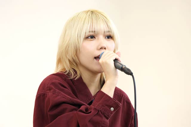 イオン県央店で「燕三条ジャパンフェス」のPRイベントに出演した川後陽菜さん