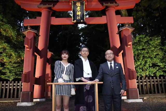 弥彦神社一の鳥居の点灯式