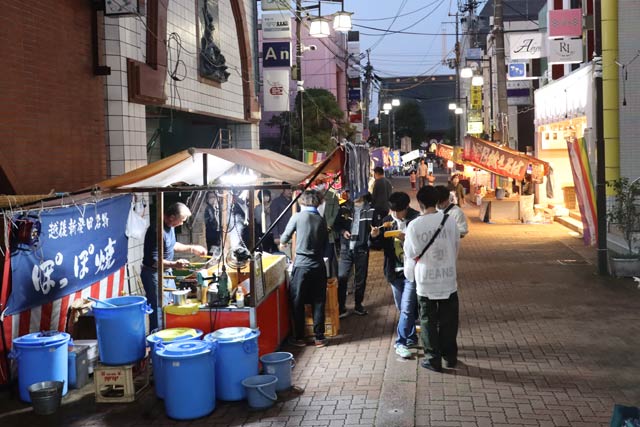 三条別院のお取り越しの夜店