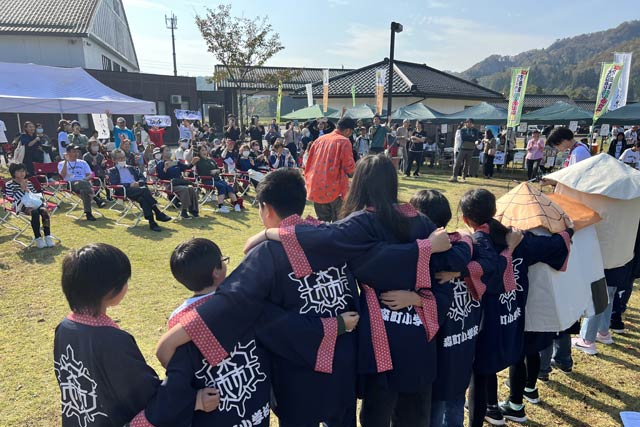 森町小による寸劇や歌