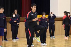 18、19日と燕市で開かれている「ゆめみらいスポーツ教室」