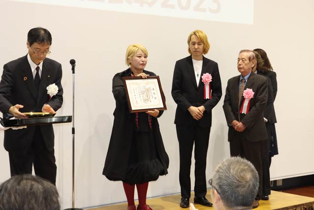つばめ輝く女性応援賞　株式会社 i-D international