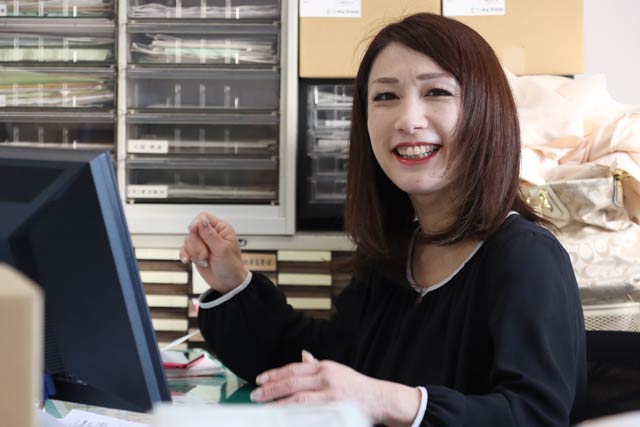 職場での高橋さん