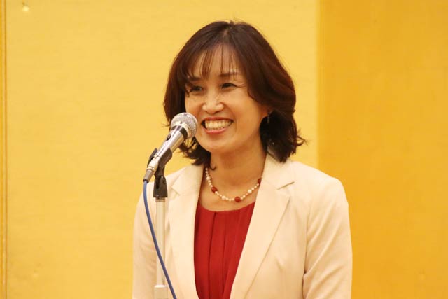 国定衆院議員代理の律子氏