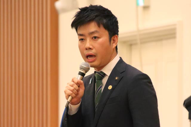 滝沢氏
