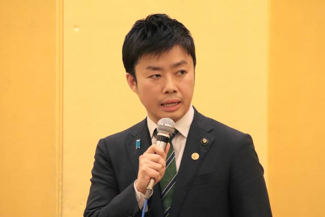 滝沢氏