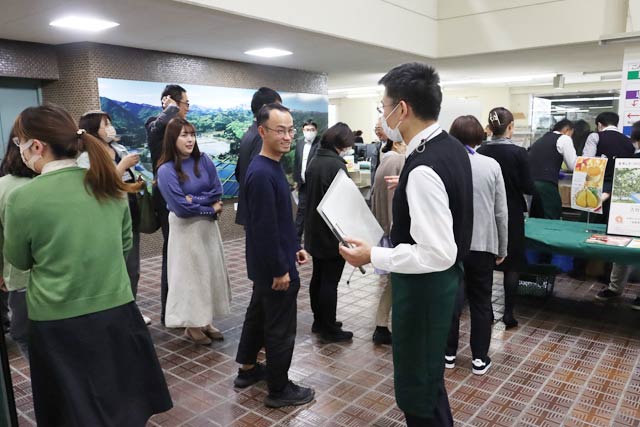 市役所での特別販売は限定100個がすぐに完売