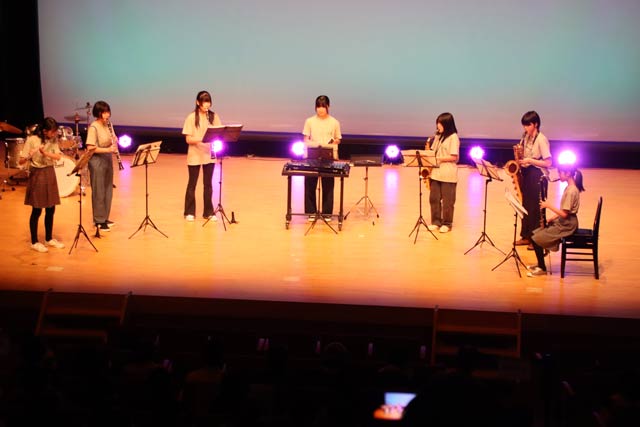 第一中吹奏楽部の演奏