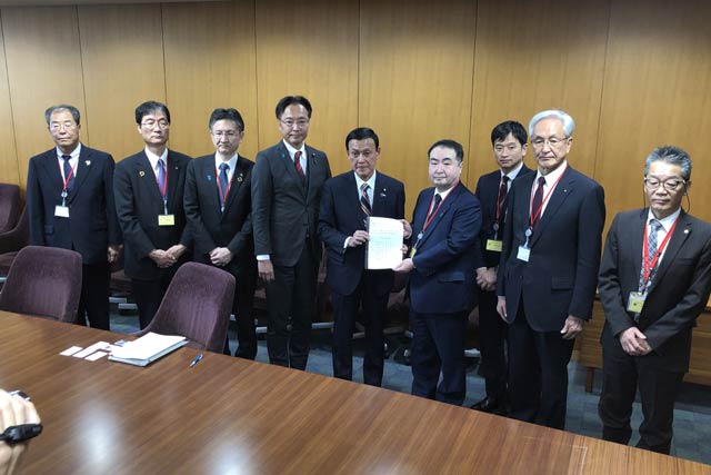 内閣府に柏崎刈羽原発の安全対策などを要望