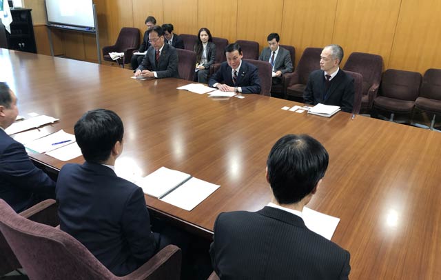 内閣府に柏崎刈羽原発の安全対策などを要望
