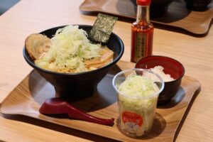 道の駅たがみのことしの「ガンバレねぎラーメン」は長ネギ2本分で11日販売開始