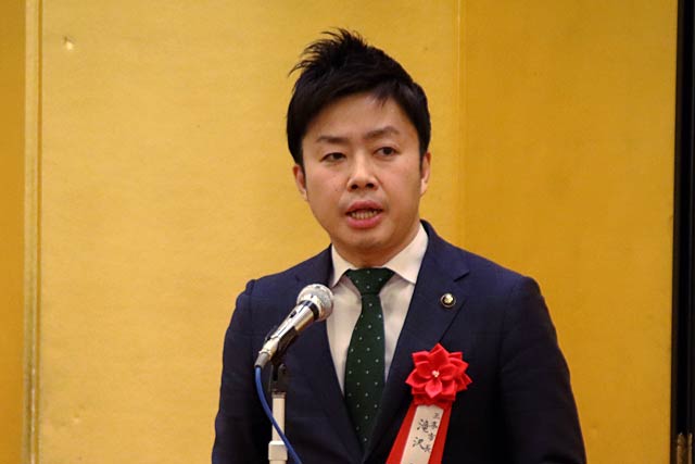 滝沢亮三条市長