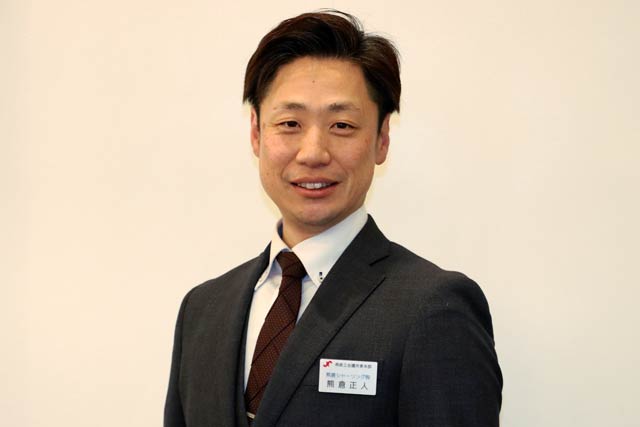 燕商工会意義書青年部の次年度会長予定者に承認された熊倉正人さん