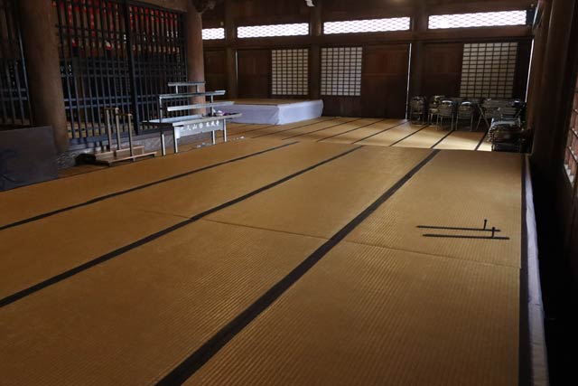 4年ぶりに正面と左右の三方に設置された部隊