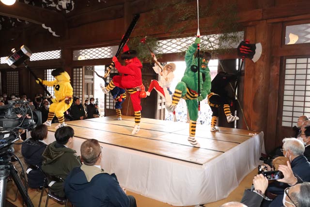 本成寺の節分大祈願会の鬼踊り