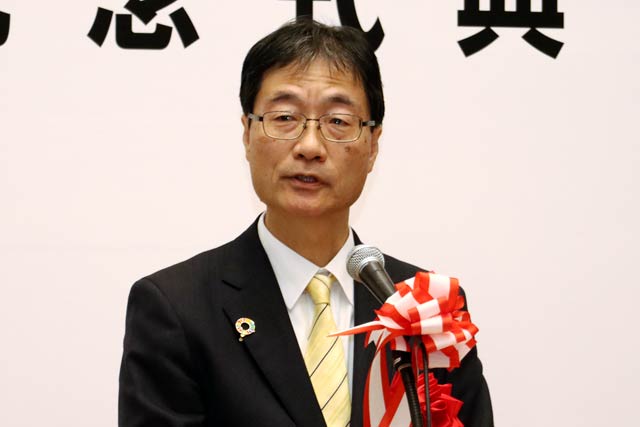 鈴木力燕市長