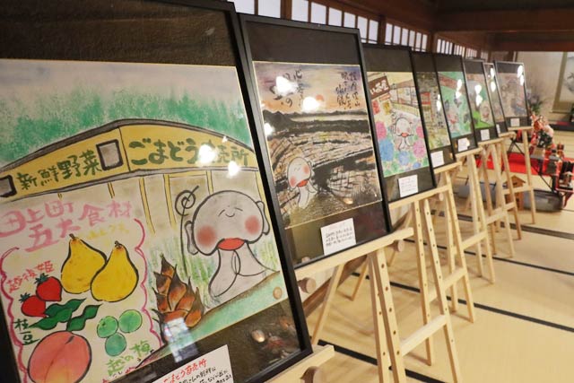 椿寿荘には藤田郁美さんが地蔵を描いた作品も展示
