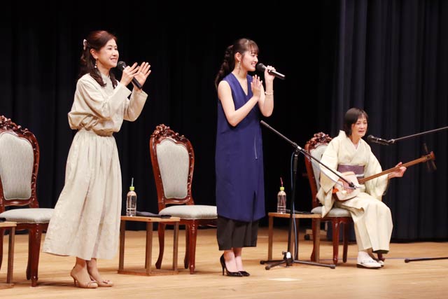 左から小林さん、吉本さん、萱森さん