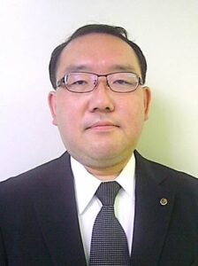 2年間空席の弥彦副村長に県職の三上晴由貴氏を選任