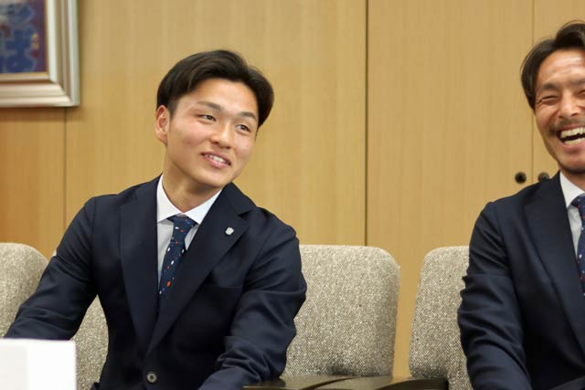 鈴木市長と和やかに歓談