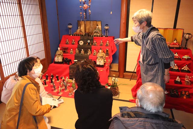 岩室温泉ひなめぐりでひな人形を展示している「無匠庵」