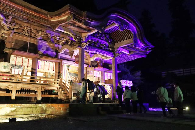青海神社のライトアップ