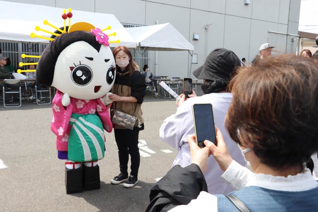燕市観光PRキャクターきららん登場