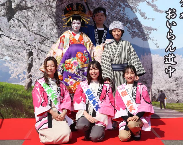 昨年のおいらん役の3太夫も一緒に