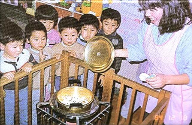 吉田日之出保育園の昭和59年当時のおやつのようす