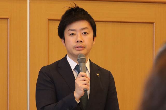 名誉会長の滝沢三条市長