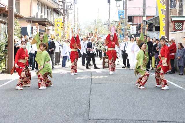 弥彦湯かけまつり