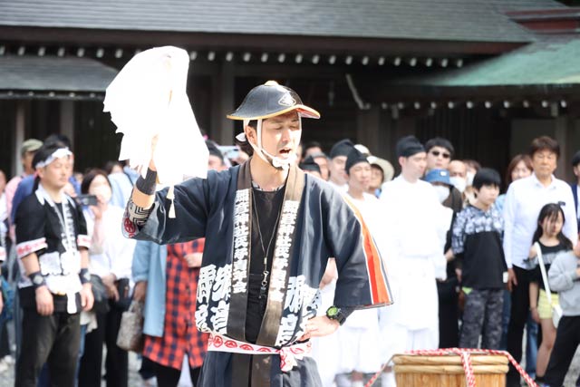 弥彦湯かけまつり