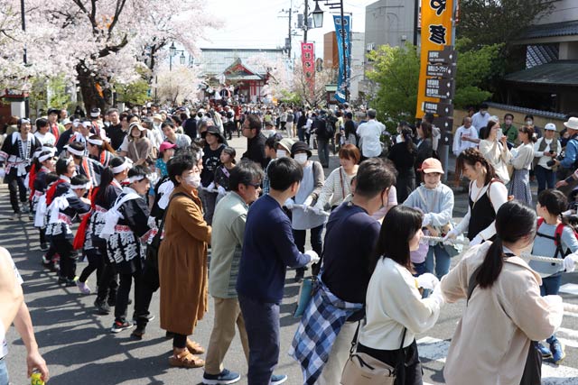 弥彦湯かけまつり