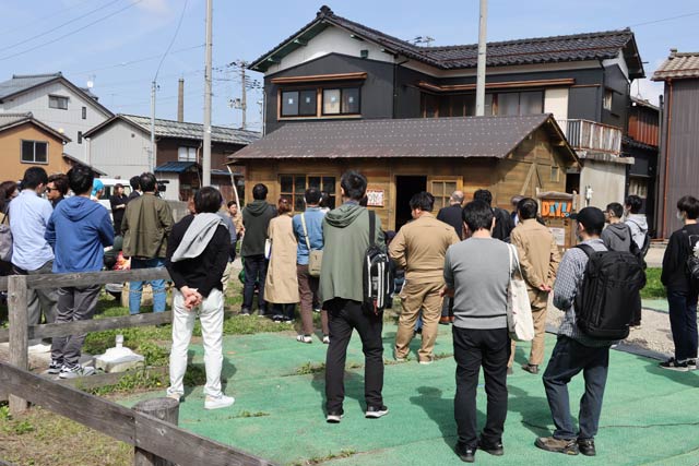 100人が近いファンが参加