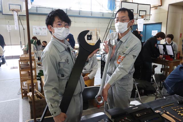 旭金属工業の巨大工具