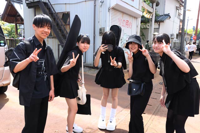 ステージイベントに出演した学生バンド