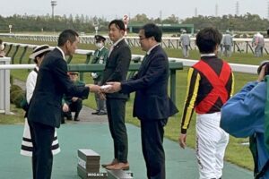 新潟競馬場でことしも三条ステークス競走開催