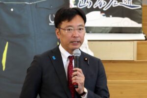水俣病患者団体のマイクを切った問題に環境政務官の国定氏は「信頼関係を1日ですべて失ってしまった」