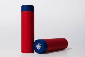 SUSがステンレスボトル200本の販売の売り上げ全額を台湾東部沖地震救援金に寄付
