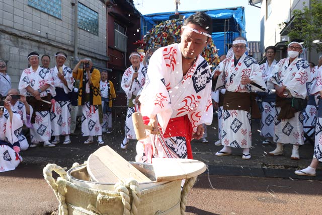 玉橋総代が鏡開き