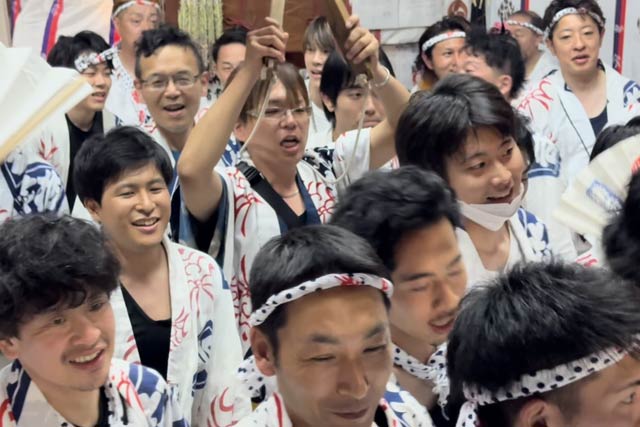 戸隠神社春季例大祭の舞い込みと還御祭