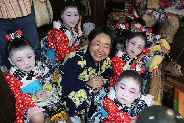 戸隠神社春季例大祭の舞い込みと還御祭