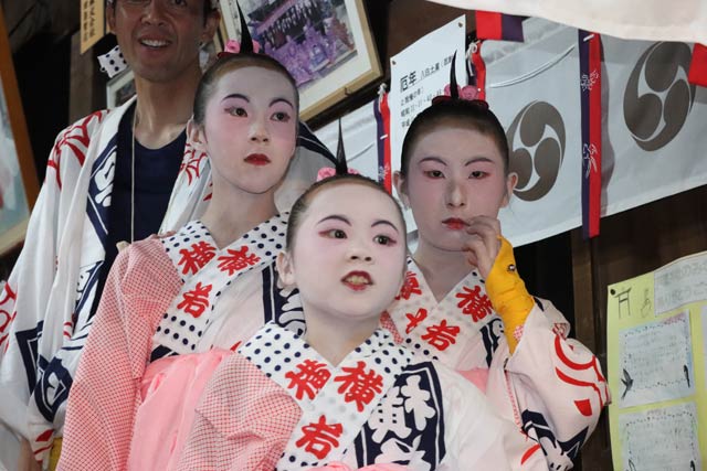 戸隠神社春季例大祭の舞い込みと還御祭