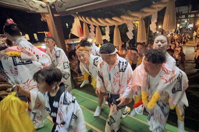 戸隠神社春季例大祭の舞い込みと還御祭