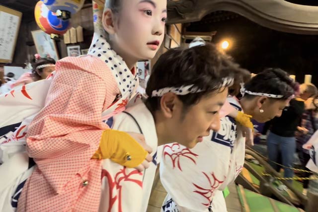 戸隠神社春季例大祭の舞い込みと還御祭