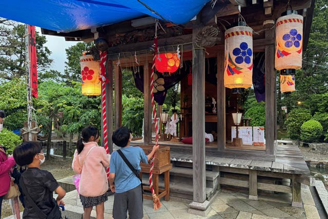 吉田天満宮の参拝者
