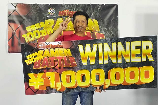 新潟ラーメンバトルで初代「新潟ラーメンキング」となり賞金100万円を獲得した「らーめん鯉次」の店主